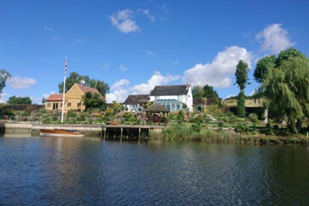 Lowlands Cottage Beccles Luaran gambar